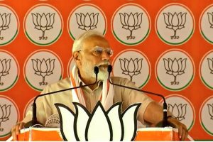 PM Narendra Modi In Aligarh : आपकी मेहनत की कमाई पर पंजा मारना चाहती है कांग्रेस, पीएम नरेंद्र मोदी ने लोगों को किया आगाह