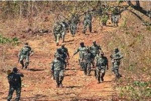 Naxal Encounter in Kanker : 25 लाख के इनामी शीर्ष नक्सली कमांडर शंकर राव समेत 12 से ज्यादा नक्सली ढेर, भारी मात्रा में हथियार बरामद