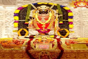Shree Ram Mandir Ayodhya : चैत्र नवरात्रि के पहले दिन श्री रामलला को पहनाए गए विशेष वस्त्र, जानिए प्रभु के वस्त्रों में क्या है खास…