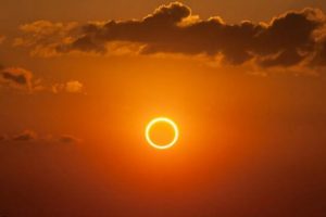 Surya Grahan 2024: 54 सालों बाद अप्रैल में लगने जा रहा ऐसा सूर्य ग्रहण, जानें कैसा रहेगा भारत में इसका असर