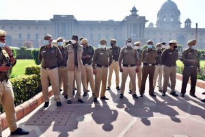 Bomb Threat Delhi: दिल्ली के सबसे सुरक्षित माने जाने वाले नार्थ ब्लाक में मिली बम से उड़ाने की धमकी, गृह मंत्रालय को मिला मेल, सुरक्षा एजेंसियां सतर्क