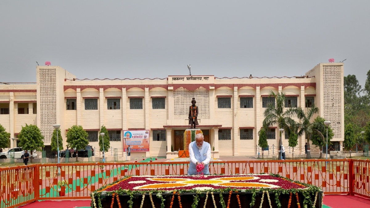 Who Was Swami Brahmanand? : कौन थे स्वामी ब्रह्मानंद, जिनकी समाधि पर जाकर पीएम नरेंद्र मोदी ने अर्पित किए श्रद्धा सुमन