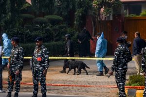 Bomb Threat in Delhi Hospitals : जीटीबी समेत दिल्ली के कई अस्पतालों में फिर मिली बम की धमकी, छानबीन जारी