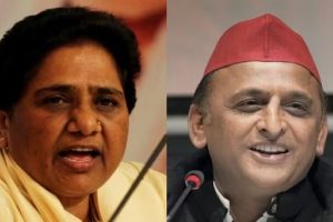 Akhilesh Yadav Targeted Mayawati : मायावती ने आकाश आनंद को पद से हटाया तो अखिलेश यादव ने बताया कारण