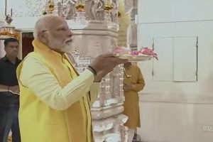 PM Modi Does Darshan Of Ramlala: लोकसभा चुनाव की रैलियां निपटाकर अयोध्या में भगवान रामलला के मंदिर पहुंचे पीएम मोदी, प्राण प्रतिष्ठा के बाद पहली बार किए दर्शन
