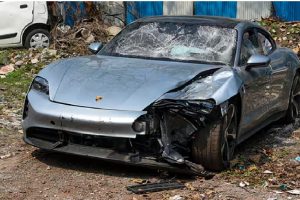 Pune Porsche Car Accident : पुणे पोर्श कार दुर्घटना के नाबालिग आरोपी ने पब में 90 मिनट में पी थी 48 हजार की शराब, क्या किशोर पर चल सकता है वयस्क की तरह मुकदमा? यहां जानिए
