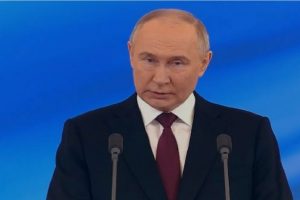 Vladimir Putin Took Oath : व्लादिमीर पुतिन पांचवीं बार बने रूस के राष्ट्रपति, शपथ ग्रहण के तुरंत बाद दुश्मनों को दिखाए तेवर
