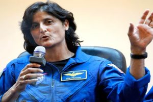 Who Is Sunita Williams In Hindi: भारतीय मूल की ये महिला अब अंतरिक्ष में ले जा रही हैं भगवान गणेश की मूर्ति, पहले बना चुकी हैं स्पेस में कई रिकॉर्ड