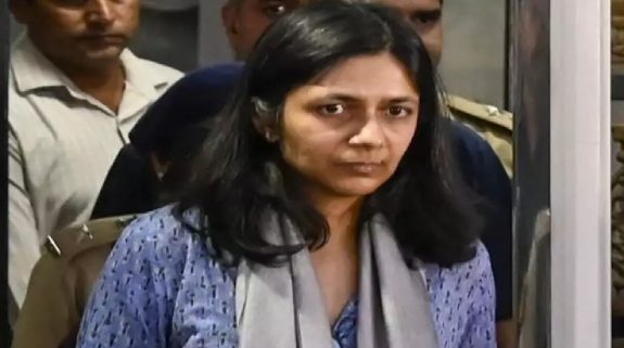 Swati Maliwal Slams AAP Ministers: ‘दिल्ली के मंत्रियों के फैलाए हर झूठ पर कोर्ट ले जाऊंगी’, स्वाति मालीवाल ने कई आरोप लगाते हुए दी चेतावनी