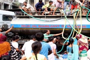 Water Crisis In Delhi : दिल्ली में गहराते जल संकट के बीच आम आदमी पार्टी की सरकार ने सुप्रीम कोर्ट से लगाई गुहार