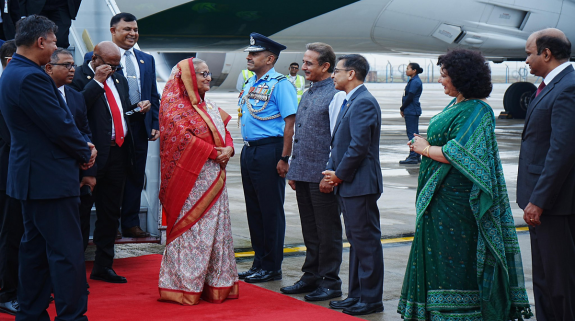 Sheikh Hasina: बांग्लादेश की प्रधानमंत्री शेख हसीना 15 दिनों में दूसरी बार भारत आईं, द्विपक्षीय संबंधों को मजबूत करने पर होगी चर्चा