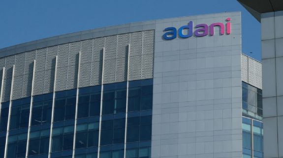 Adani Group: आरोपों के बीच अडानी ग्रुप की जोरदार वापसी, शेयरों में दिखाई दी गजब की तेजी, जानिए किस कंपनी का कैसा रहा प्रदर्शन