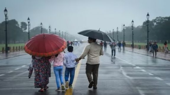 Weather Condition : दिल्ली-एनसीआर वालों को भीषण गर्मी से मिल सकती है राहत, जानिए यूपी समेत अन्य प्रदेशों में कैसा रहेगा मौसम