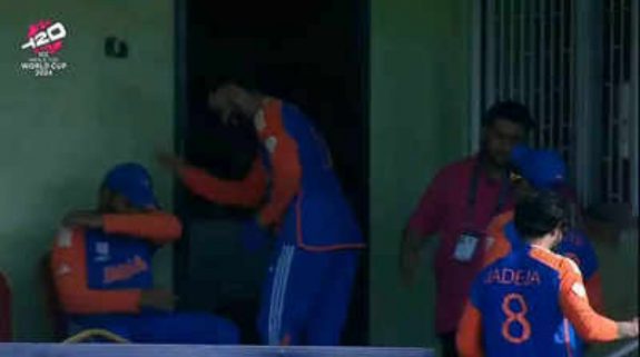 IND Vs ENG: इंग्लैंड के खिलाफ सेमीफाइनल में मिली जीत के बाद कप्तान रोहित शर्मा हुए भावुक, इमोशनल कर देने वाला वीडियो वायरल