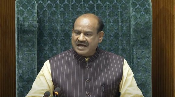 Lok Sabha Speaker Om Birla Condemned The Emergency : राहुल गांधी के संविधान बचाओ मुद्दे को मोदी सरकार ने लोकसभा में ऐसा किया काउंटर, विपक्ष रह गया हक्का-बक्का