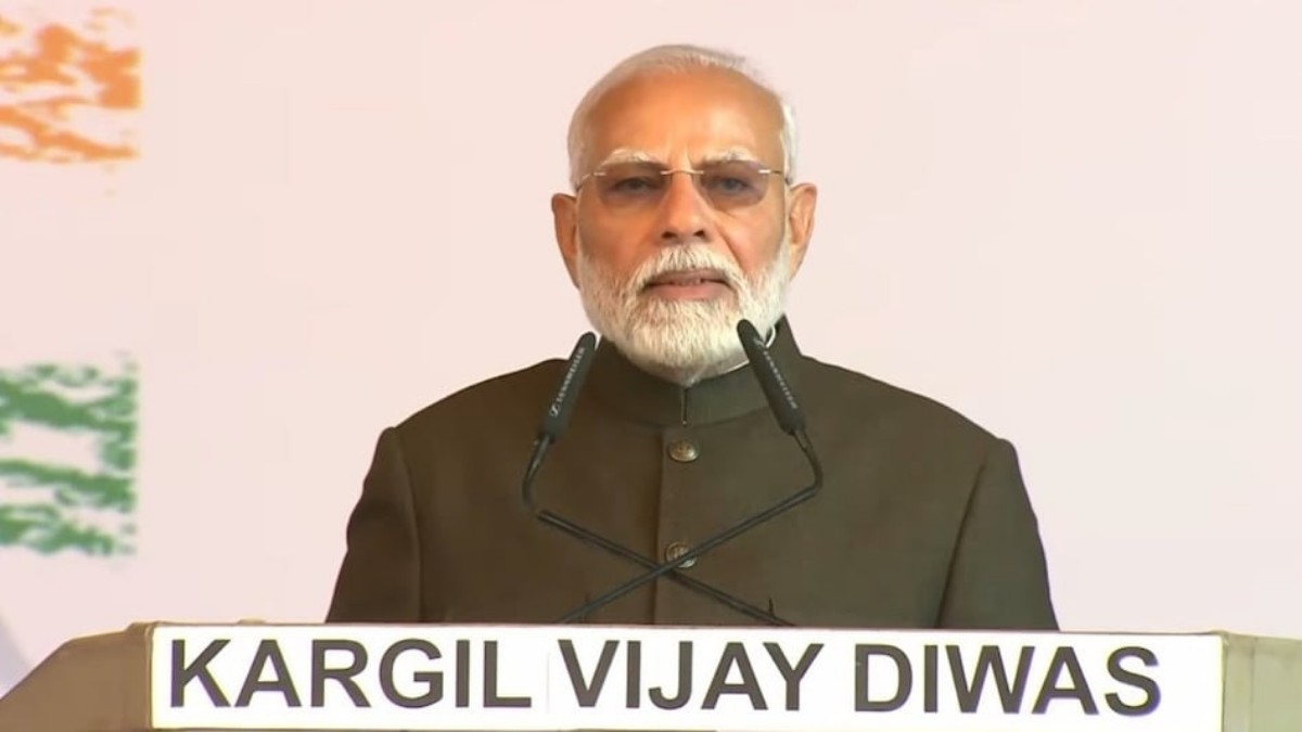 PM Modi: ‘मैं कुछ लोगों की समझ और मानसिकता से हैरान हूं’, कारगिल विजय दिवस पर अग्निपथ स्कीम पर सवाल उठाने वालों को पीएम मोदी ने दिया करारा जवाब