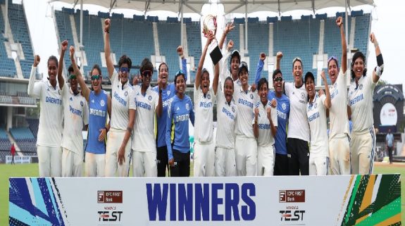 India’s women’s Cricket Team’s Historic Victory Over South Africa : अब भारतीय महिला क्रिकेट टीम की दक्षिण अफ्रीका पर ऐतिहासिक जीत, टेस्ट में 10 विकेट से दी करारी शिकस्त