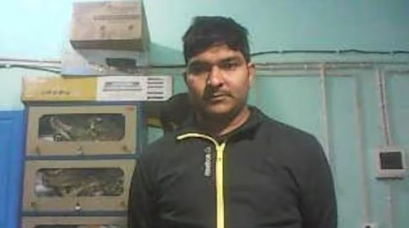 Criminal Carrying 1 Lakh Reward Killed in Encounter In Jaunpur : यूपी के जौनपुर में 1 लाख का इनामी ‘चवन्नी’ एनकाउंटर में ढेर, एके-47 और 9 एमएम पिस्टल बरामद