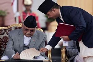 KP Sharma Oli Took Oath aAs Nepal PM : केपी शर्मा ओली चौथी बार बने नेपाल के प्रधानमंत्री, भारत के पीएम नरेंद्र मोदी ने बधाई के साथ दिया खास संदेश