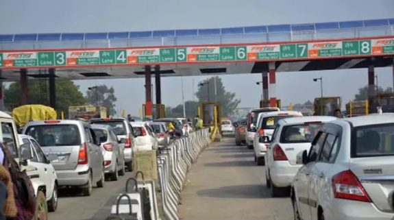 FASTag Annual Pass : 3,000 में पूरे साल के लिए बनेगा FASTag, नितिन गडकरी ने की घोषणा, जानिए पूरी डिटेल