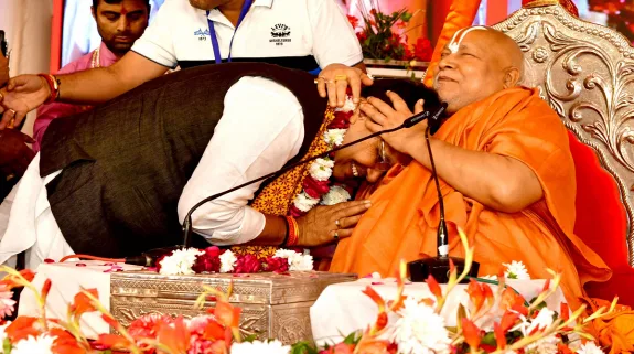 Jagadguru Rambhadracharya: राजस्थान में मेरे इशारे पर बना था ब्राह्मण मुख्यमंत्री, रामकथा के दौरान जगद्गुरु रामभद्राचार्य ने किया बड़ा खुलासा