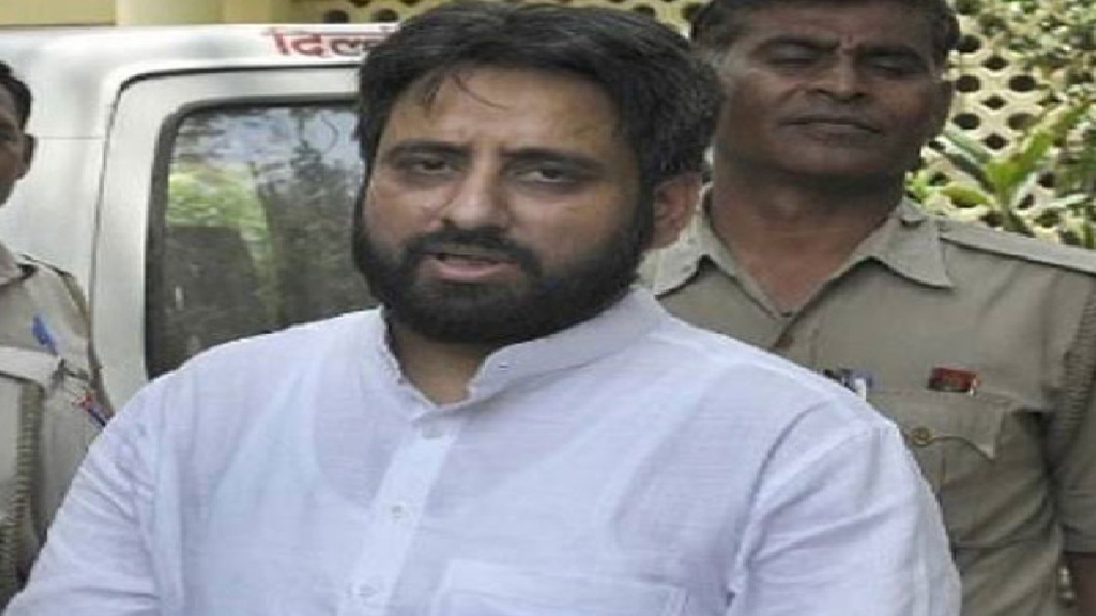 ED Arrested AAP MLA Amanatullah Khan : आप विधायक अमानतुल्लाह खान को ईडी ने किया गिरफ्तार, वक्फ बोर्ड से जुड़े मनी लॉन्ड्रिंग केस में हुई कार्रवाई
