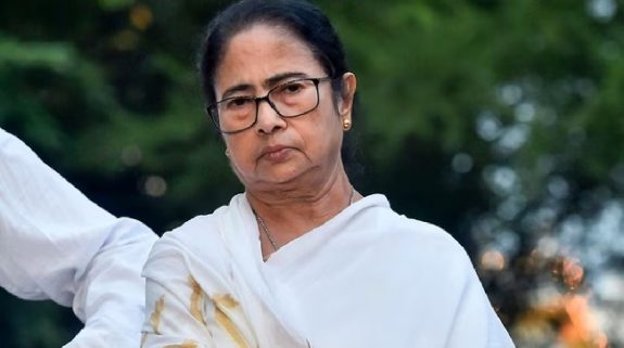 TMC Against Congress: कांग्रेस के रुख से अलग टीएमसी की राय, हंगामे की जगह संसद की कार्यवाही चलाने के पक्ष में ममता बनर्जी की पार्टी