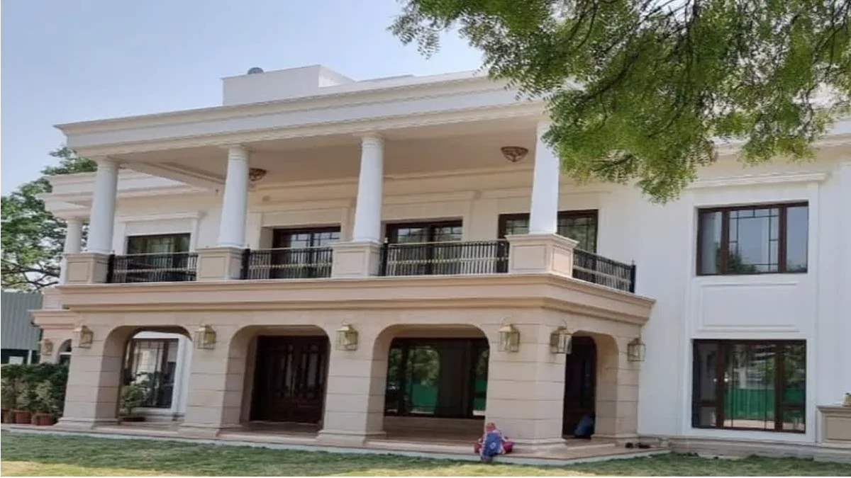 Delhi CM Residence Sealed By PWD : दिल्ली सीएम आवास को लेकर विवाद गहराया, पीडब्ल्यूडी ने सील किया बंगला