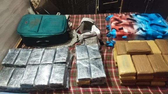 NCB Seized 82.53 Kg Cocaine Worth 900 Crore In Delhi : दिल्ली में 900 करोड़ की 82.53 किलो कोकीन जब्त, 4 गिरफ्तार, गृहमंत्री अमित शाह ने नारकोटिक्स अफसरों की थपथपाई पीठ