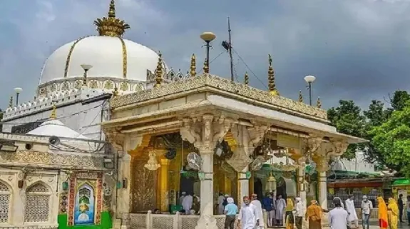 Court Accepts Petition Declaring Ajmer Sharif Dargah As A Hindu Temple : अजमेर शरीफ दरगाह को हिंदू मंदिर बताने वाली याचिका कोर्ट ने स्वीकारी, जारी किया नोटिस