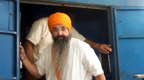 Balwant Singh Rajoana: पंजाब के सीएम रहे बेअंत सिंह की हत्या के दोषी बलवंत सिंह राजोआना की दया याचिका पर 2 हफ्ते में फैसला लेने का सुप्रीम कोर्ट का निर्देश, फांसी की सुनाई गई थी सजा