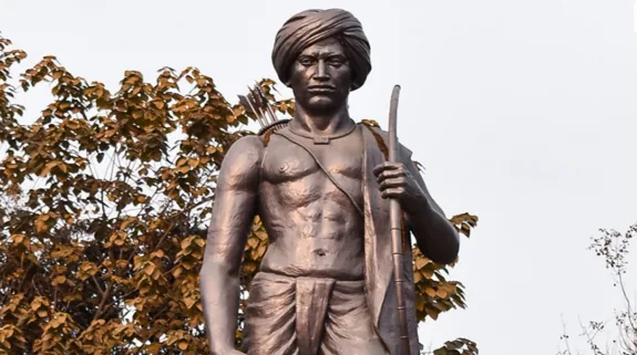 Who Was Birsa Munda In Hindi? : कौन थे बिरसा मुंडा? जिनके नाम से अब जाना जाएगा दिल्ली का सराय काले खां चौक