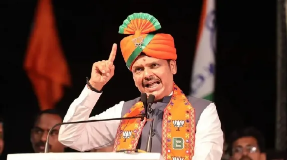 Devendra Fadnavis Will Be Crowned In Maharashtra Or BJP Will Surprise Again : महाराष्ट्र में देवेंद्र फडणवीस की होगी ताजपोशी या फिर से चौंकाएगी बीजेपी, सस्पेंस बरकरार