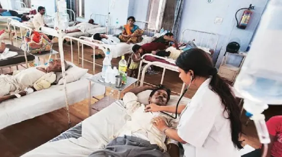 Treatment Becomes Expensive In Karnataka Government Hospitals : कर्नाटक के सरकारी अस्पतालों में इलाज कराना हुआ महंगा, रजिस्ट्रेशन से लेकर टेस्ट तक की फीस बढ़ाई गई