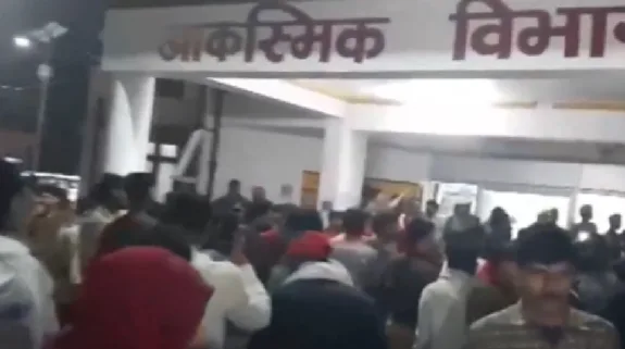 Jhansi Medical College Fire Incident: झांसी मेडिकल कॉलेज में लगी आग से 10 बच्चों की मौत की गहन जांच के आदेश, मुआवजे का एलान कर डिप्टी सीएम बोले- किसी भी दोषी को बख्शा नहीं जाएगा