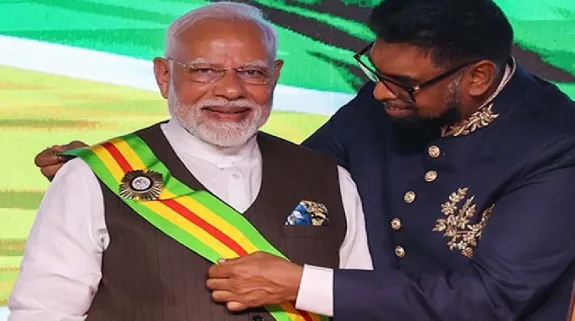 PM Narendra Modi Honored With Guyana’s Highest Honor ‘The Order of Excellence’ : पीएम नरेंद्र मोदी गुयाना के सर्वश्रेष्ठ सम्मान ‘द ऑर्डर ऑफ एक्सीलेंस’ से सम्मानित, भारत के लोगों को किया समर्पित