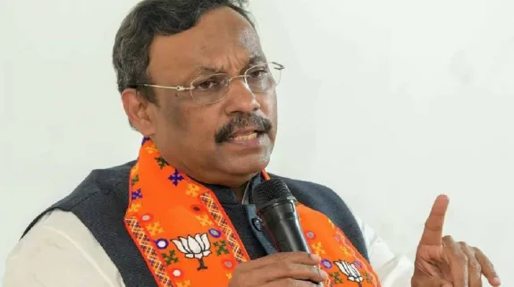 Vinod Tawde Sent Defamation Notice To Rahul Gandhi, Mallikarjun Kharge And Supriya Shrinet : बीजेपी महासचिव विनोद तावड़े ने राहुल गांधी, मल्लिकार्जुन खड़गे और सुप्रिया श्रीनेत को भेजा 100 करोड़ का मानहानि नोटिस