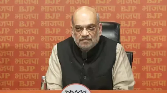 Amit Shah Will Take Legal Action Against Congress : आंबेडकर मामले में कांग्रेस के खिलाफ लीगल एक्शन लेंगे अमित शाह, कहा-खड़गे जी, मेरे इस्तीफे से आपकी दाल नहीं गलने वाली