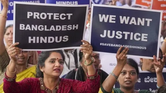 Bangladeshi Hindu’s: बांग्लादेश में हिंदुओं पर हिंसा के 2,200 मामलों पर भारत ने जताई चिंता, लोकसभा में भी दिया गया जवाब