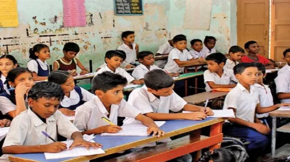 Education Ministry Ends ‘No Detention Policy’ : 5वीं और 8वीं कक्षा के फेल स्टूडेंट्स को नहीं किया जाएगा प्रमोट, ‘नो डिटेंशन पॉलिसी’ खत्म