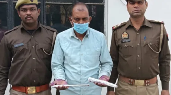 Bangladeshi Threatened To Yogi Adityanath Arrested : योगी आदित्यनाथ को धमकी देने वाला निकला बांग्लादेशी, नोएडा पुलिस ने दिल्ली से किया गिरफ्तार, हथियार भी बरामद