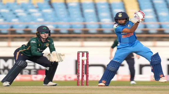 India Vs Ireland Women’s ODI 3rd Match Rajkot : भारत की महिला क्रिकेट टीम ने रचा इतिहास, स्मृति के बाद प्रतिका रावल ने भी मारी धमाकेदार सेंचुरी