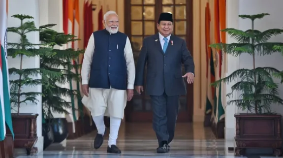 India-Indonesia Defence Deal: भारत और इंडोनेशिया में ब्रह्मोस समेत हो सकते हैं बड़े रक्षा सौदे, राष्ट्रपति प्रोबोवो सुबियांतो के दौरे से खुला सहयोग का रास्ता