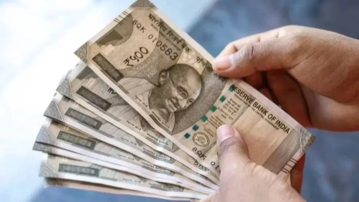 Central Employees DA Increase : केंद्रीय कर्मचारियों के महंगाई भत्ते में बढ़ोतरी, जानिए अब कितना मिलेगा डीए
