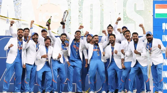 Champions Trophy ‘White Blazer’ : चैंपियंस ट्रॉफी की विजेता टीम को क्यों दिया जाता है ‘व्हाइट ब्लेजर’? पहली बार कब हुई थी शुरुआत?