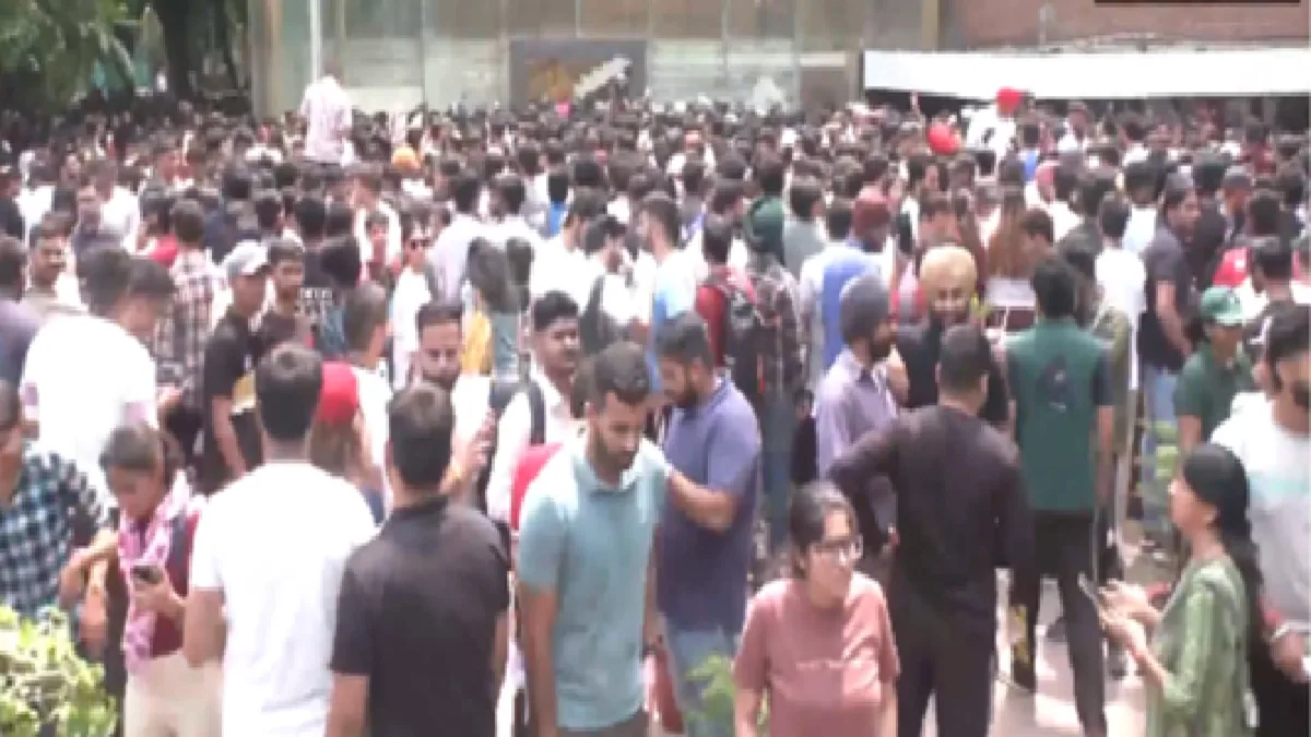 Spirit Of Patriotism Seen In Chandigarh : पाकिस्तान से तनाव के बीच चंडीगढ़ में दिखा देशभक्ति का जज्बा, एक आह्वान पर उमड़े लोग