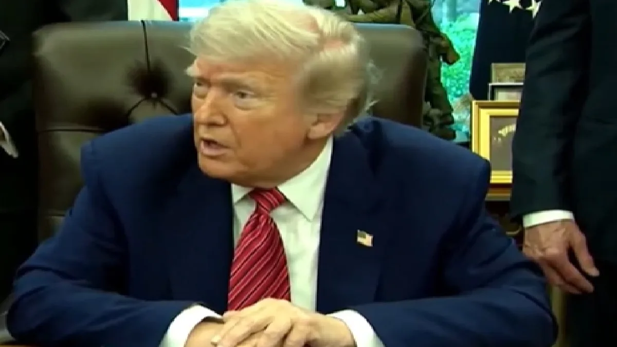 Trump Tariff On Mobile Phones: एप्पल का आईफोन ही नहीं विदेश में बनने वाले हर मोबाइल पर 25 फीसदी टैरिफ लगाएगा अमेरिका, डोनाल्ड ट्रंप का एलान