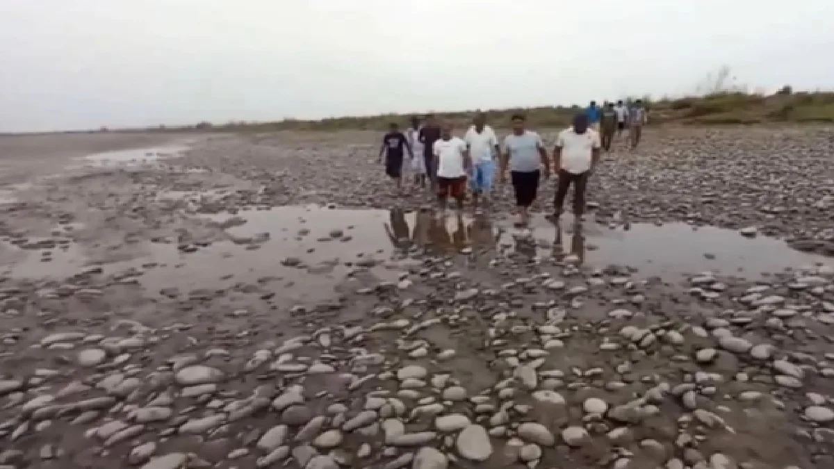 Chenab River Gets Dry: भारत के बांध बंद करने से सूख गई चिनाब नदी, पाकिस्तान में हो सकती है पानी की बड़ी किल्लत