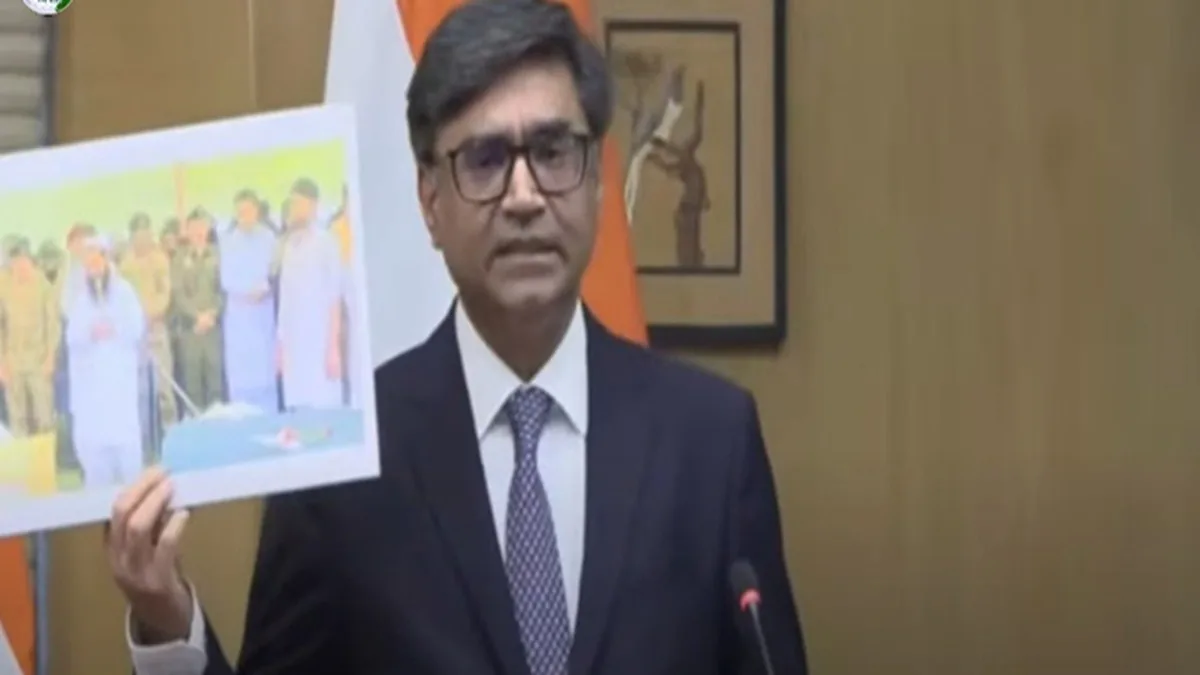India Exposed Pakistan : ओसामा बिन लादेन का जिक्र और आतंकियों के जनाजे में पाक सेना की फोटो दिखाकर भारत ने खोल दी पाकिस्तान की पोल