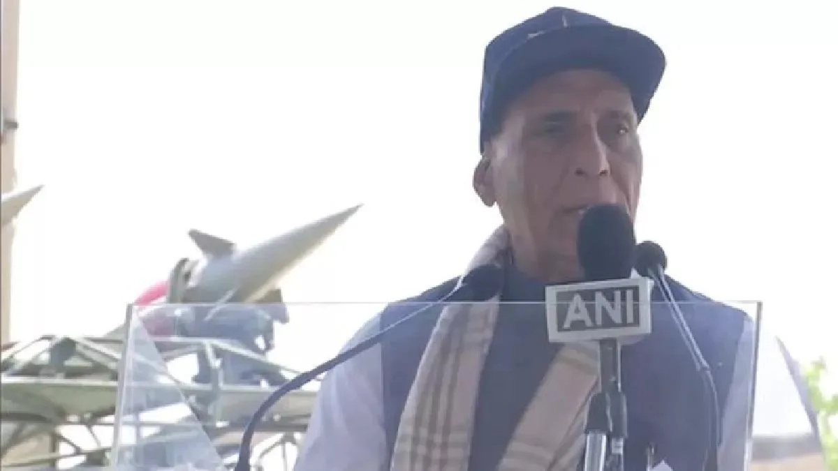 Rajnath Singh’s Warning To Pakistan From Bhuj Airbase : जो हुआ वह सिर्फ ट्रेलर, सही समय पर दिखाएंगे पूरी पिक्चर, भुज एयरबेस से राजनाथ सिंह की पाकिस्तान को चेतावनी